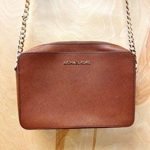 Michael Kors Jet Set Travel Lg Ew Crossbody. Like New w/ partial Tag